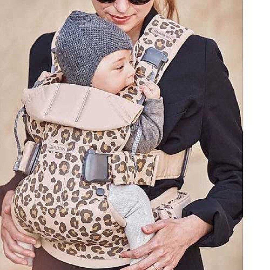 Gear opBABYBJORN | Baby Carrier One - Beige Leopard Cotton