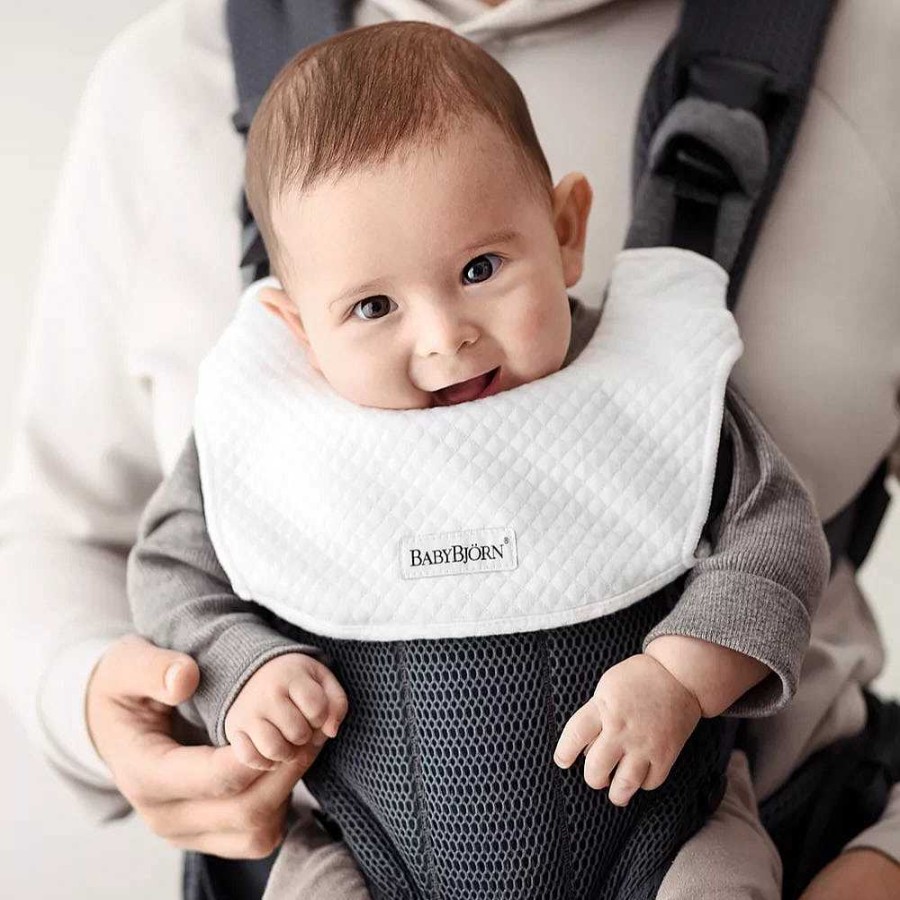 Gear opBABYBJORN | Baby Carrier Harmony Bundle - Silver 3D Mesh + Free Bib And Baby Feeding Set 2 Pack - Sage