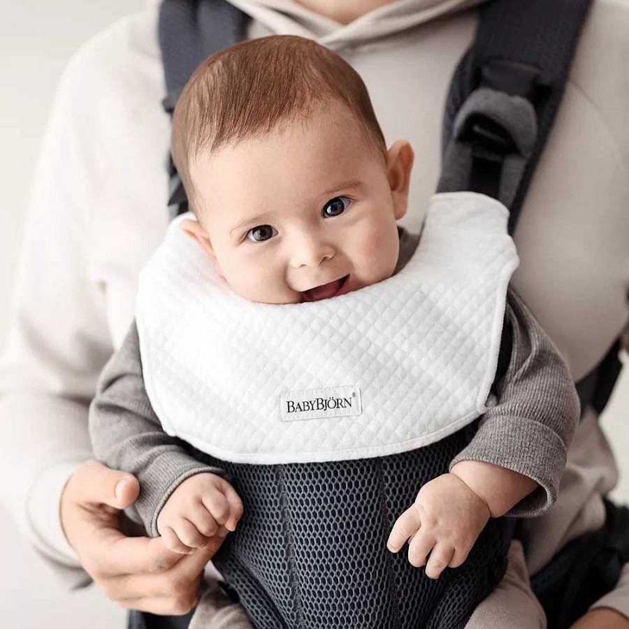 Gear opBABYBJORN | Baby Carrier Harmony Bundle - Silver 3D Mesh + Free Bib And Baby Feeding Set 2 Pack - Yellow